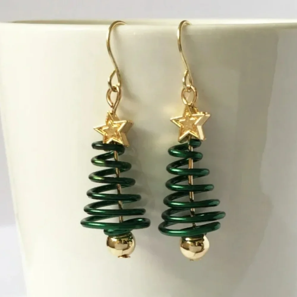 Christmas Tree Earrings 🎄 - Picture 2 of 9